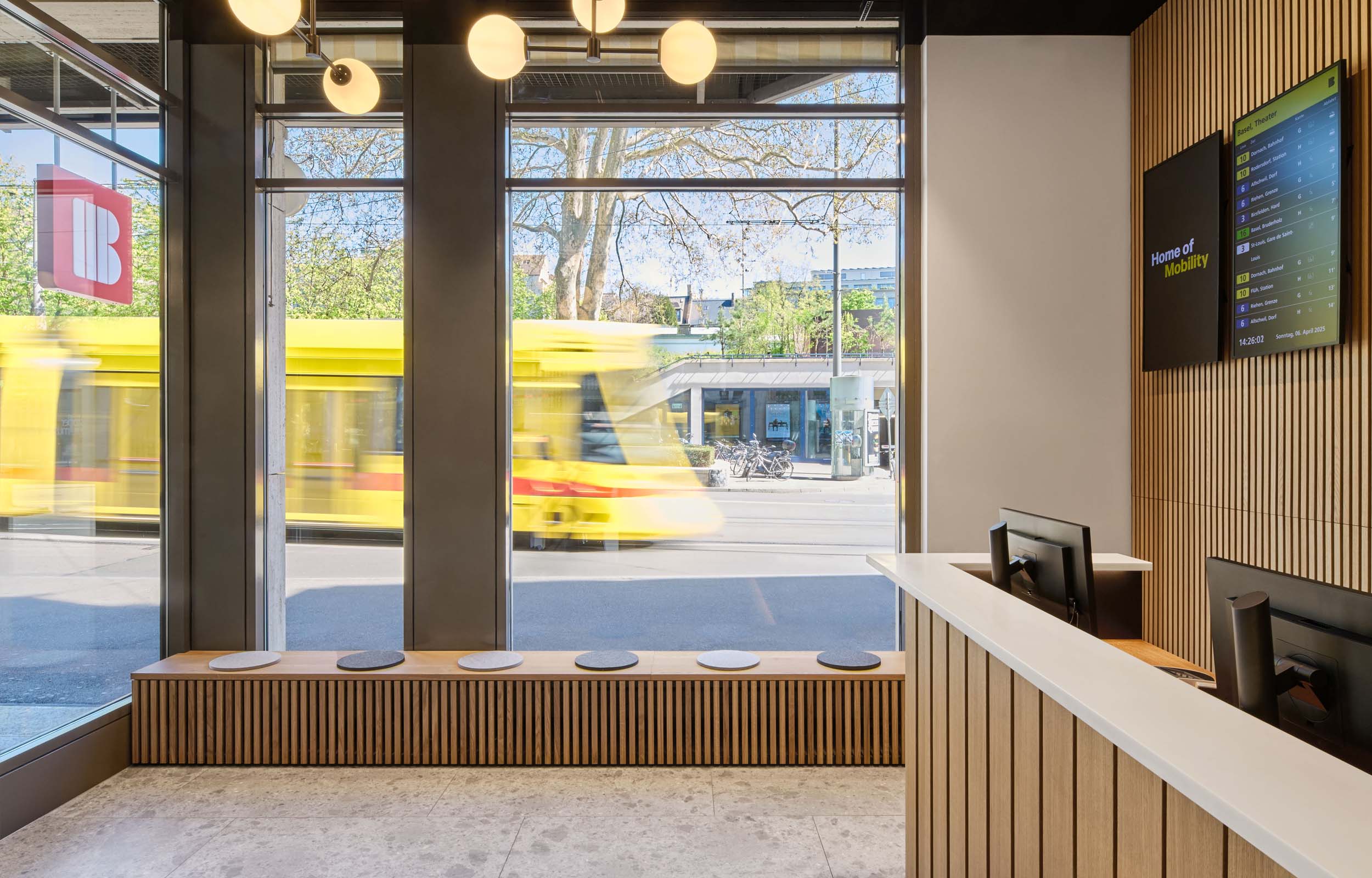 Arbeitswelten. Home of Mobility. Ticket Office. BLT Baselland Transport AG - MACH Architektur.