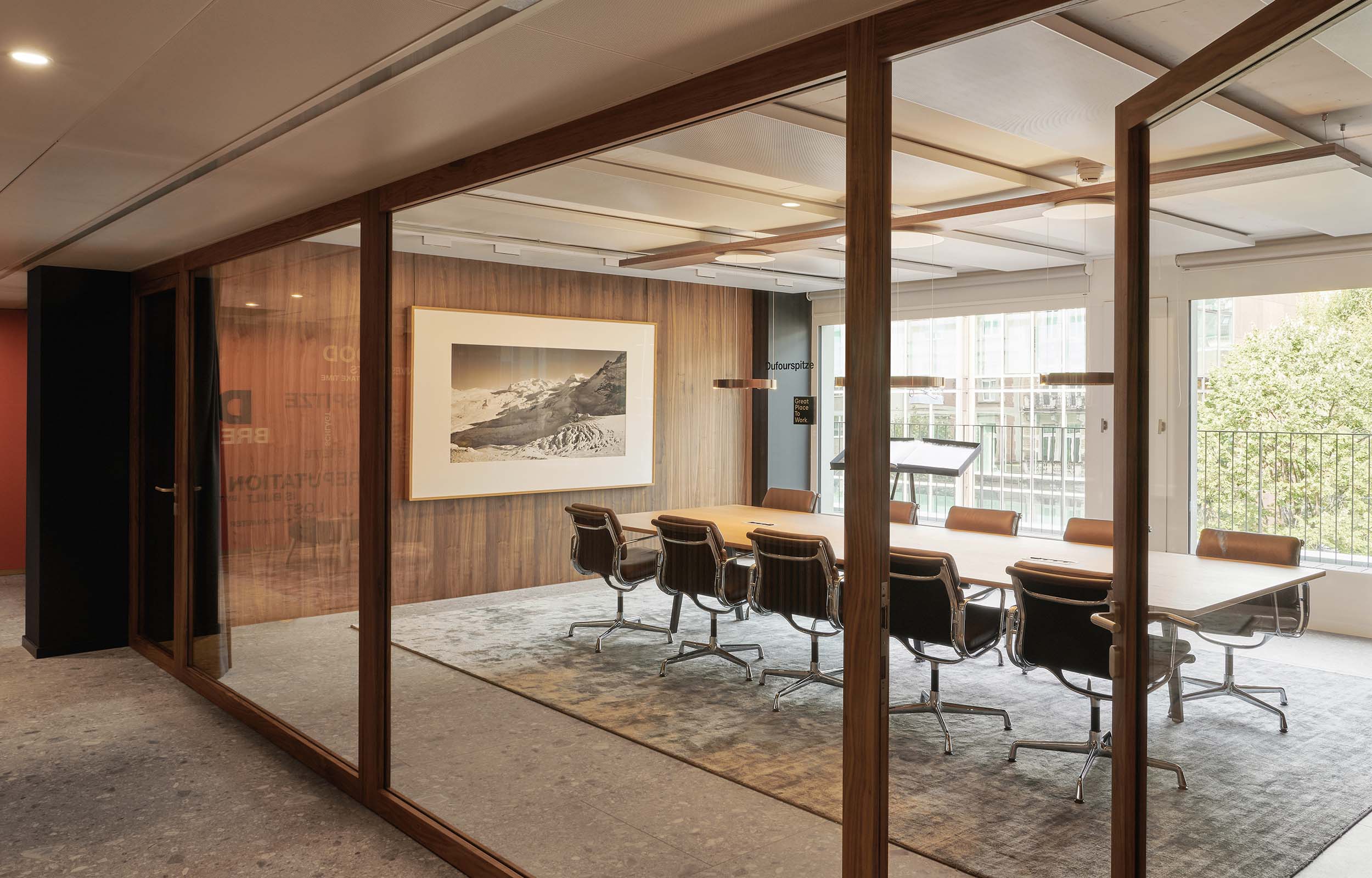 Arbeitswelten. Buero. Meetingraum. Mieterausbau. Immobilien - MACH Architektur.